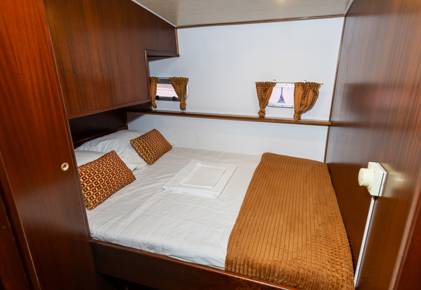 De Driesprong Yachtcharters Interieur Motorjacht Lota 46