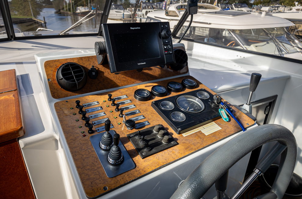 De Driesprong Yachtcharters Interieur Motorjacht Tinka 25