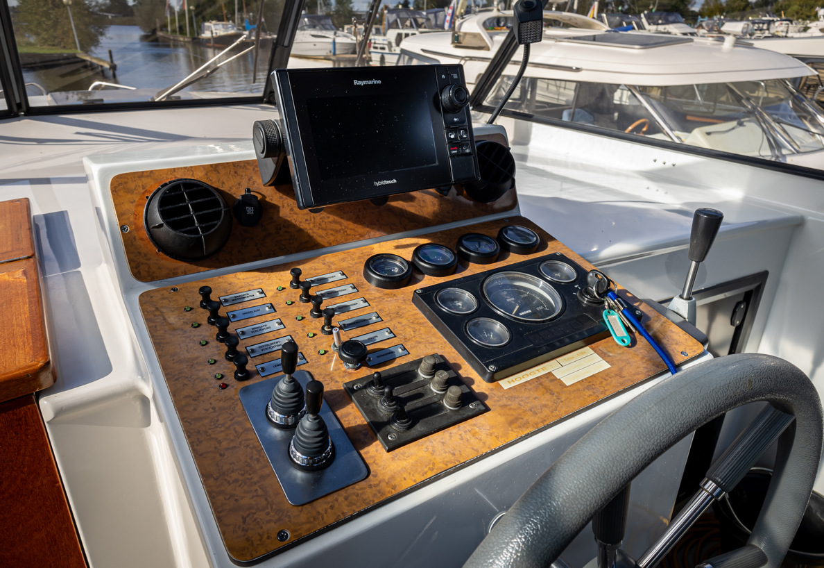 De Driesprong Yachtcharters Interieur Motorjacht Tinka 25