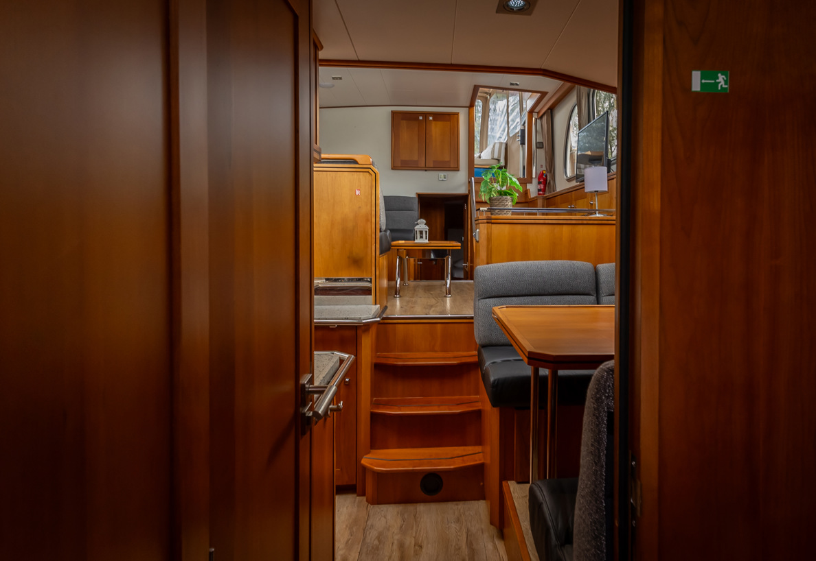 De Driesprong Yachtcharters Interieur Motorjacht La Palma 24