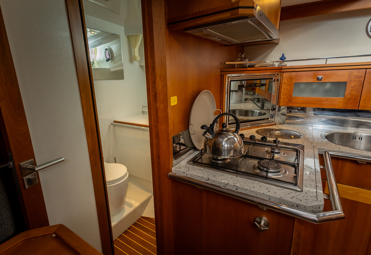 De Driesprong Yachtcharters Interieur Motorjacht La Palma 22