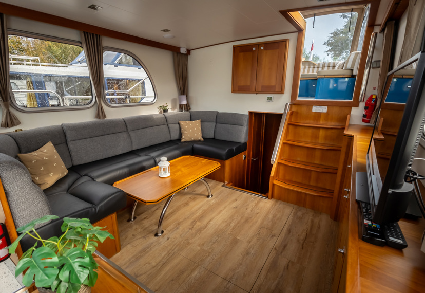 De Driesprong Yachtcharters Interieur Motorjacht La Palma 44