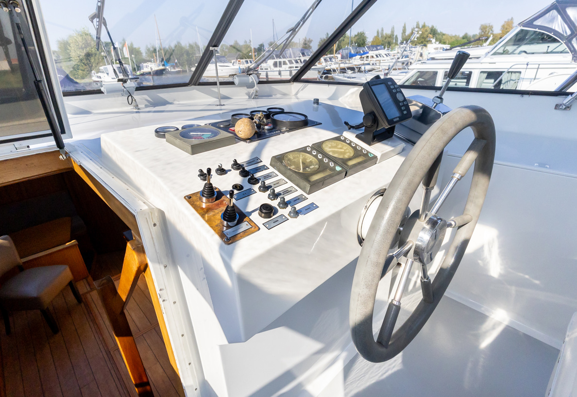 De Driesprong Yachtcharters Interieur Motorjacht Solea 24