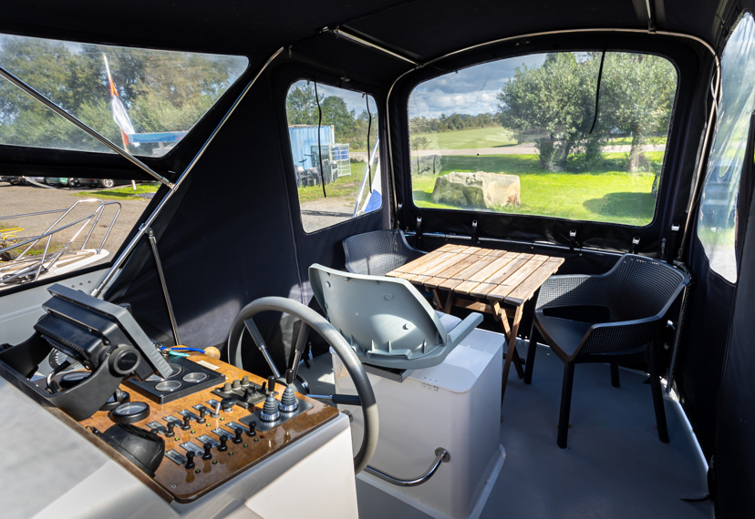 De Driesprong Yachtcharters Interieur Motorjacht Tinka 26