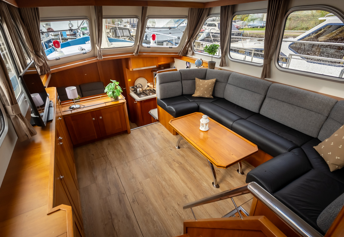 De Driesprong Yachtcharters Interieur Motorjacht La Palma 43